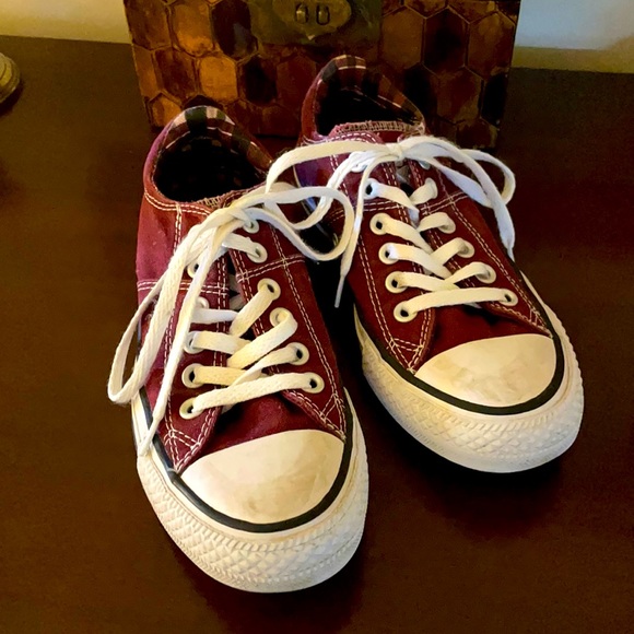 Converse Shoes - Burgundy Converse